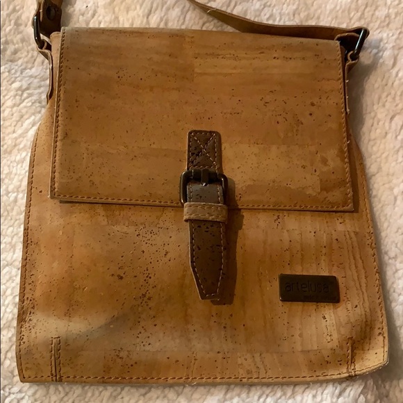 artelusa Handbags - Artelusa cork purse made in Portugal.